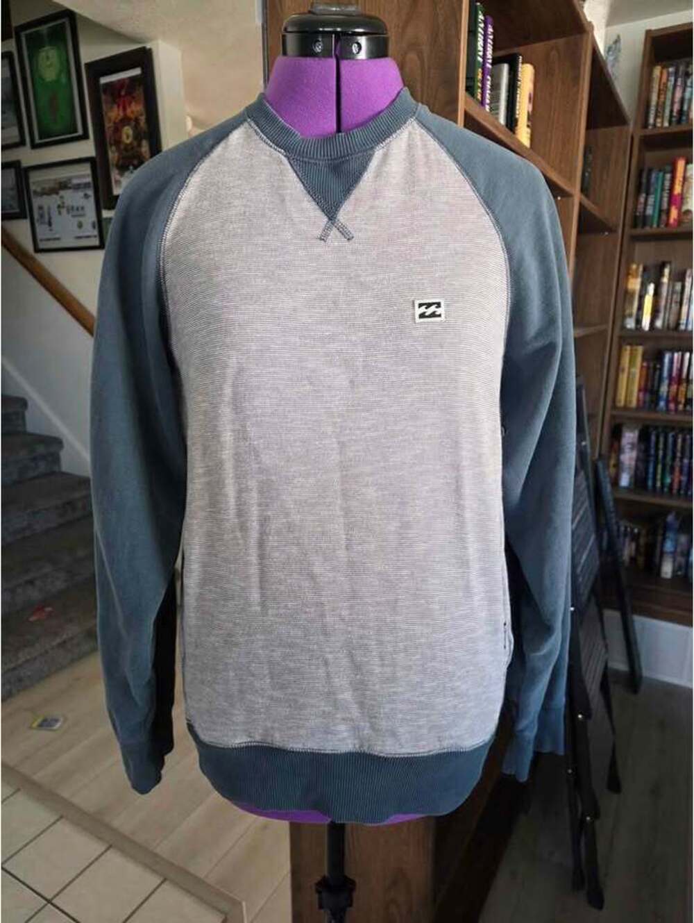 Billabong beach sweatshirt size small with pockets